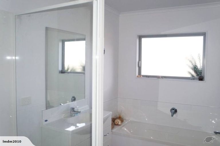 Photo of property in 25 Ocean View Rise, Ruakaka, 0116