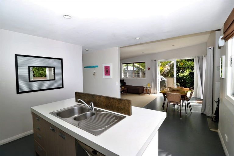 Photo of property in 52 Mako Avenue, Whiritoa, Whangamata, 3691