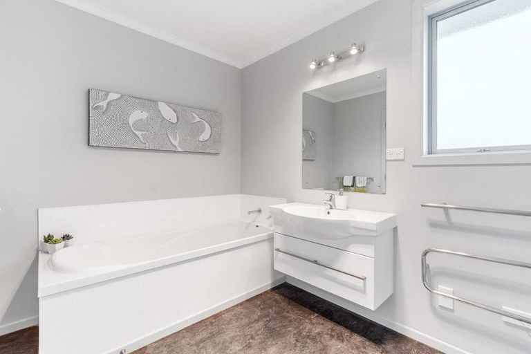 Photo of property in 23 Grandvista Drive, Green Island, Dunedin, 9018