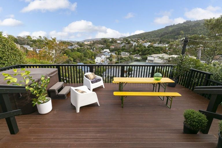 Photo of property in 48 Delhi Crescent, Khandallah, Wellington, 6035