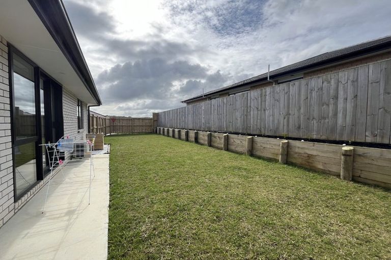 Photo of property in 33a Leathem Crescent, Pokeno, 2402