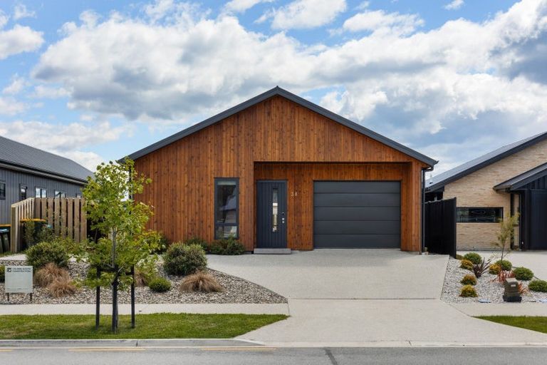 Photo of property in 38 Longview Drive, Lake Hawea, 9382