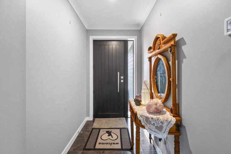 Photo of property in 12 Highland View Drive, Tokomaru, Palmerston North, 4474