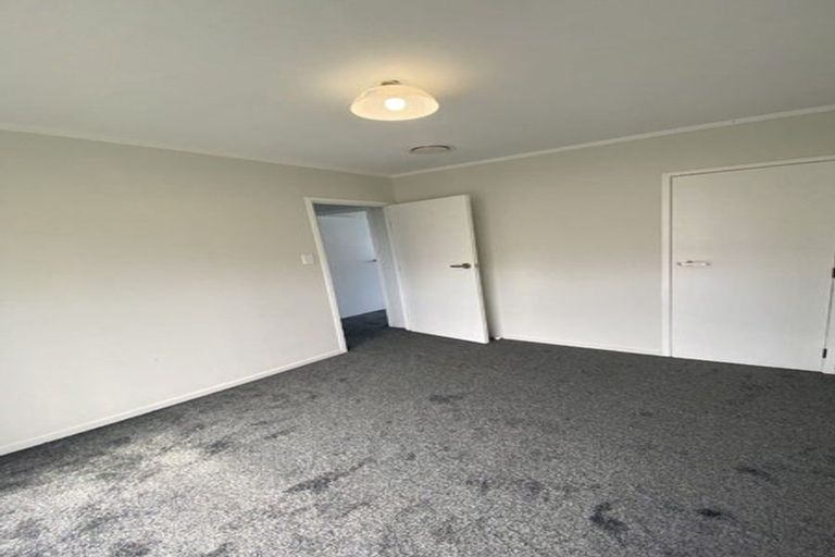 Photo of property in 1/55 Fruitvale Road, New Lynn, Auckland, 0600