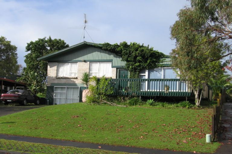 Photo of property in 4 Binda Place, Botany Downs, Auckland, 2010