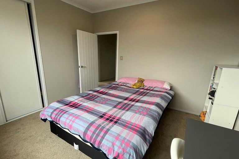 Photo of property in 2 Makaka Lane, Silverdale, 0932