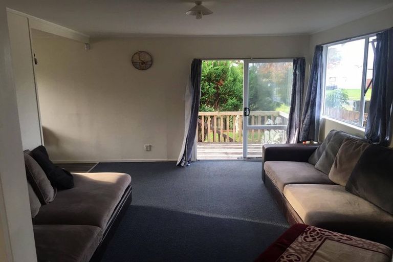 Photo of property in 3/10 Penion Drive, Flat Bush, Auckland, 2023