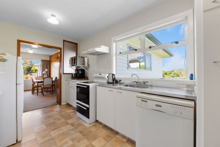 Photo of property in 11 Hulke Crescent, Bell Block, New Plymouth, 4312