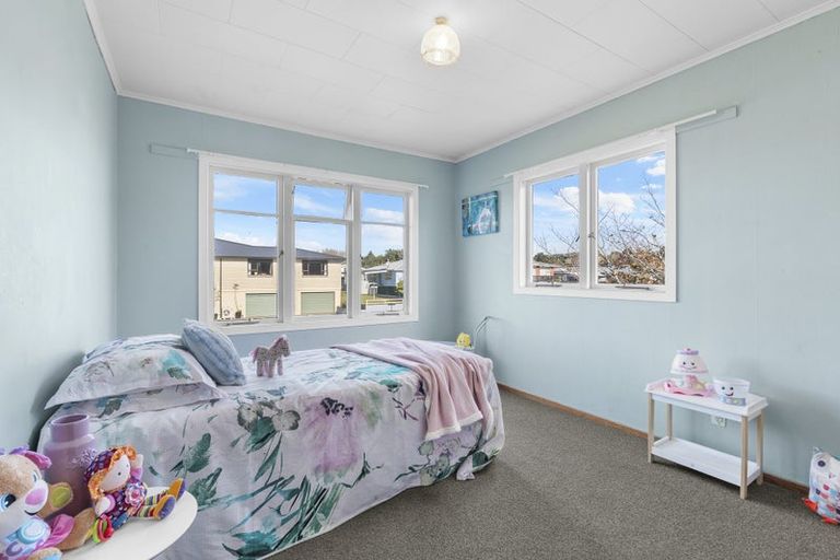 Photo of property in 6 Hughson Street, Waitara, 4320