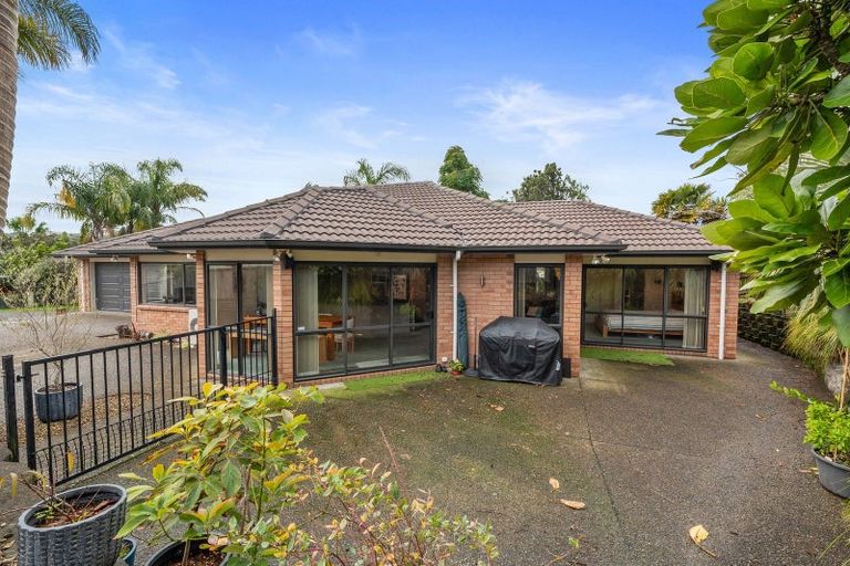 Photo of property in 60 Cabeleigh Drive, Helensville, 0800