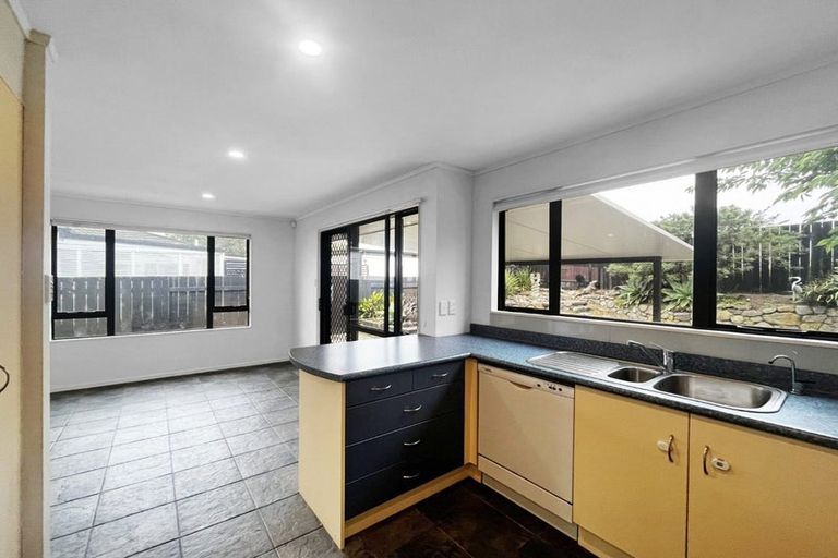 Photo of property in 46 Dalfield Place, Highbury, Palmerston North, 4412