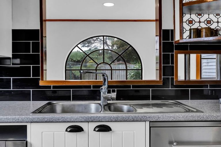 Photo of property in 20 Parris Street, Moturoa, New Plymouth, 4310