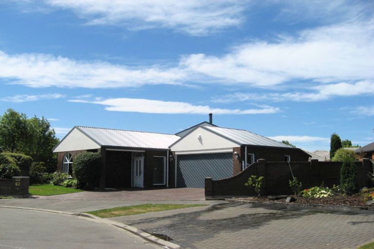 Photo of property in 16 Abingdon Court, Avonhead, Christchurch, 8042