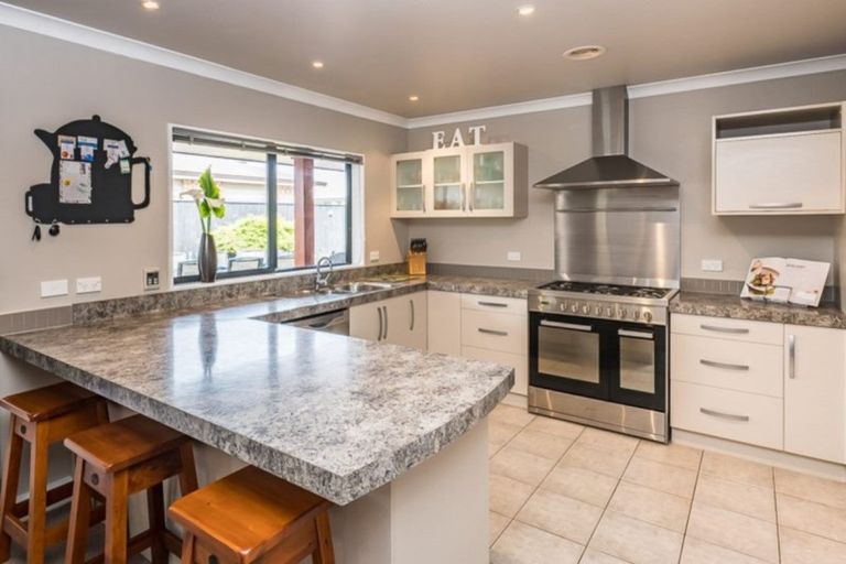 Photo of property in 6 Trusham Court, Paraparaumu, 5032