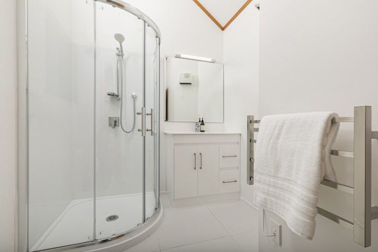 Photo of property in 1439 Old North Road, Helensville, 0875