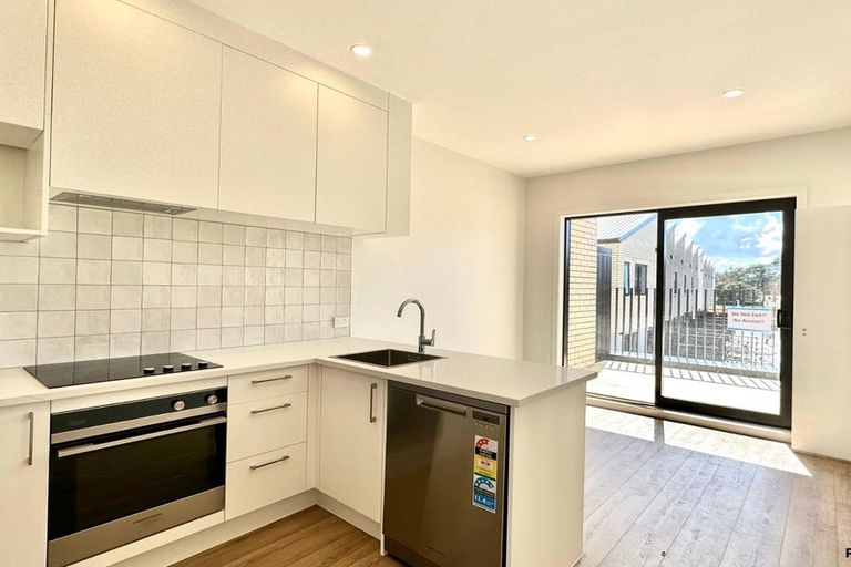Photo of property in 25/28 Westgate Drive, Westgate, Auckland, 0614