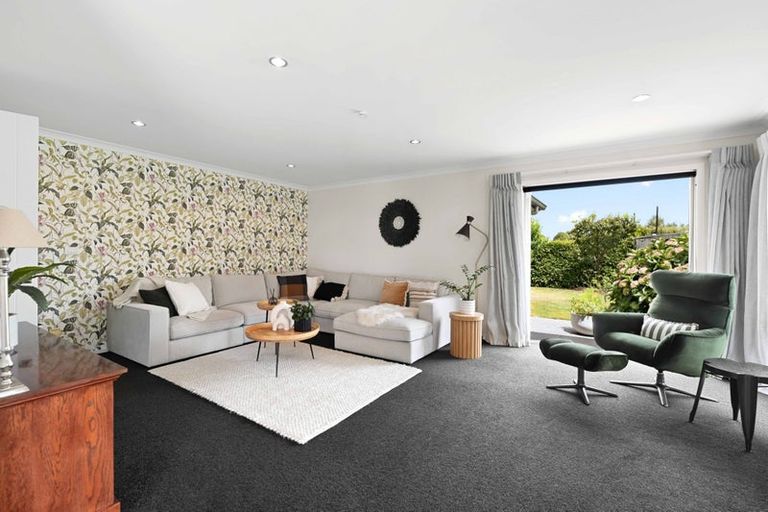 Photo of property in 194 Saint James Drive, Huntington, Hamilton, 3210