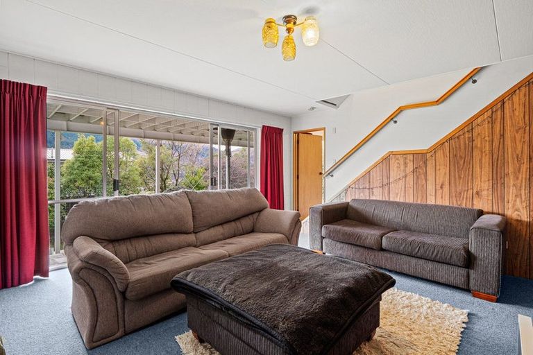 Photo of property in 52 Oregon Drive, Kelvin Heights, Queenstown, 9300