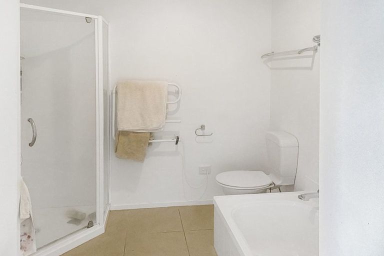 Photo of property in Santa Rosa, 6/340 Gulf Harbour Drive, Gulf Harbour, Whangaparaoa, 0930