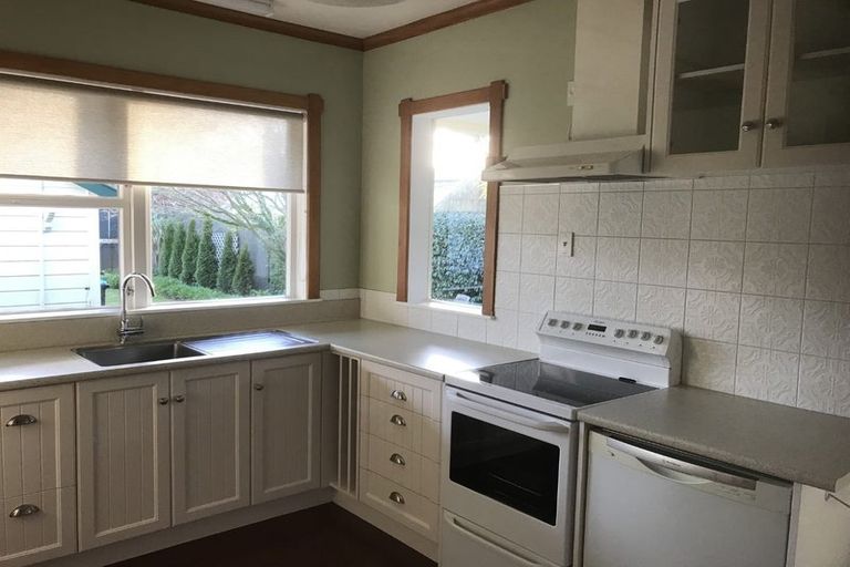 Photo of property in 26 Queen Street, Cambridge, 3434