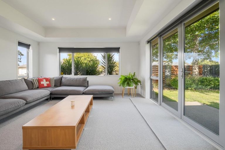 Photo of property in 27 Reka Street, Parklands, Christchurch, 8083