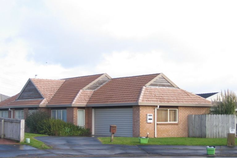 Photo of property in 17 Shenton Place, Burswood, Auckland, 2013