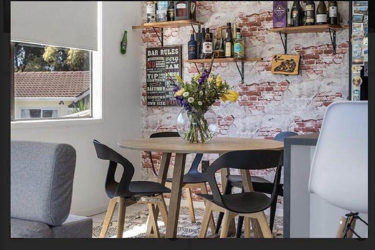 Photo of property in 14 Rena Place, West Harbour, Auckland, 0618