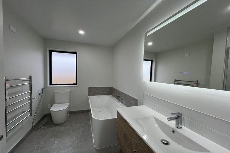 Photo of property in 35 Cousins Street, Woodend, 7691