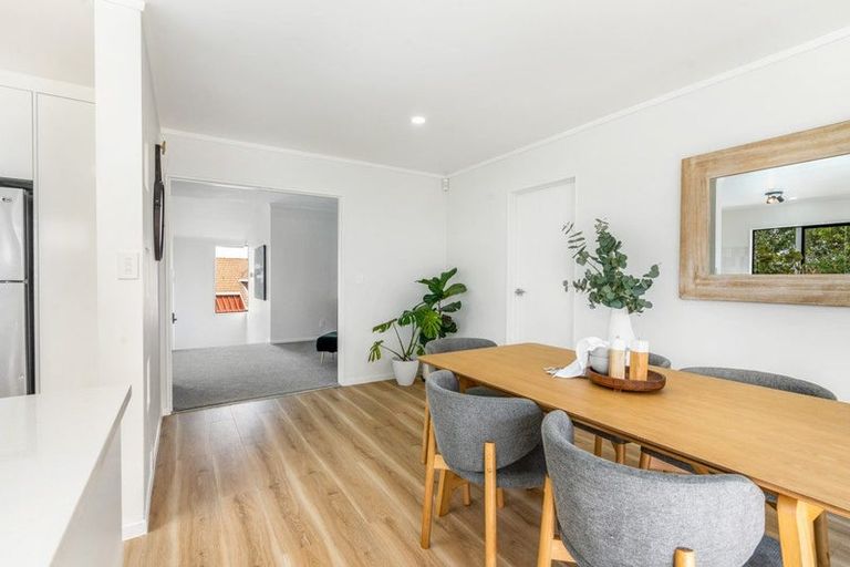 Photo of property in 3 Glucina Avenue, West Harbour, Auckland, 0618