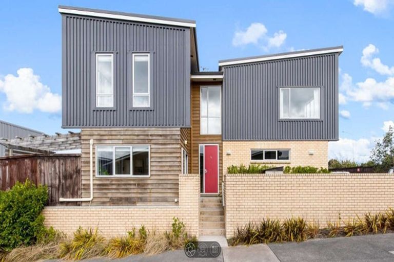 Photo of property in 24 Station Street, Hobsonville, Auckland, 0616