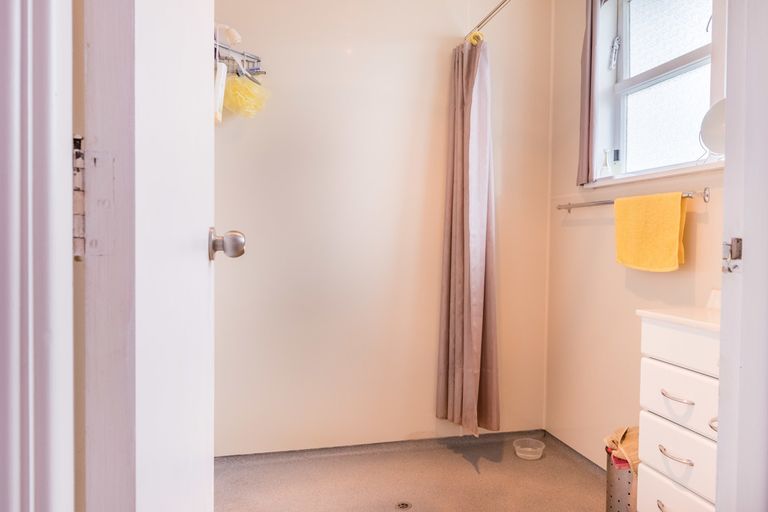 Photo of property in 58 Sunnyvale Road, Massey, Auckland, 0614