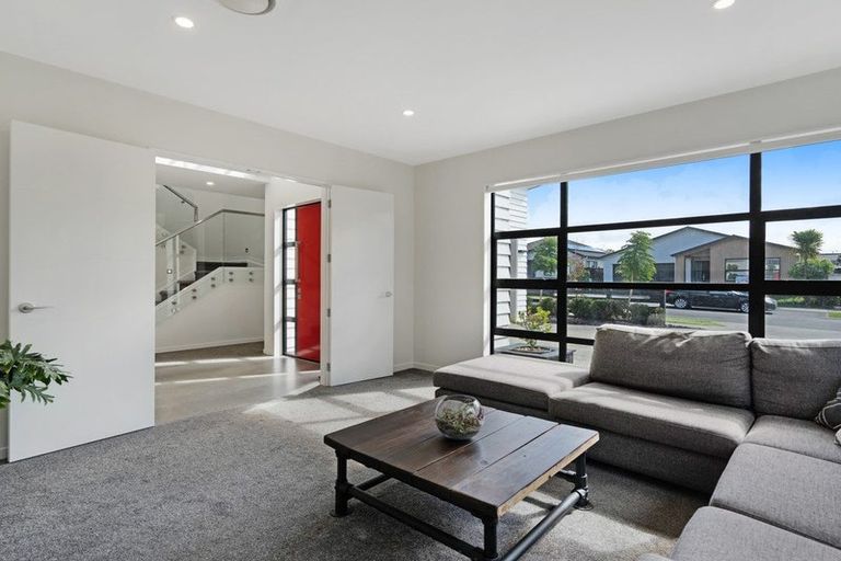 Photo of property in 26 Papa Orchard Drive, Kumeu, 0810