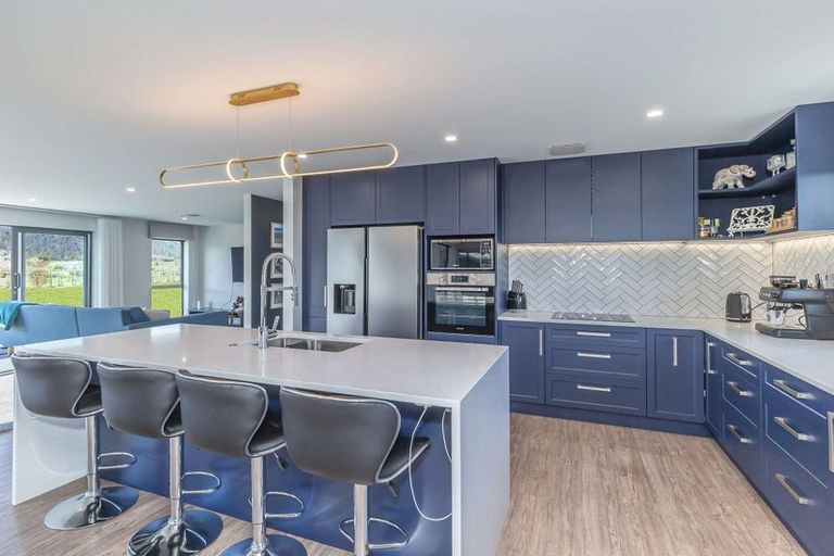 Photo of property in 28 Oriwa Lane, Levin, 5571