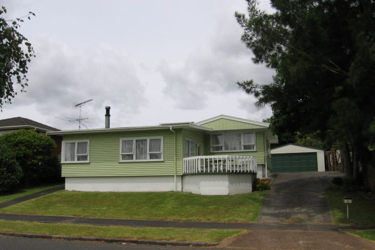 Photo of property in 3 Lidcombe Place, Avondale, Auckland, 1026