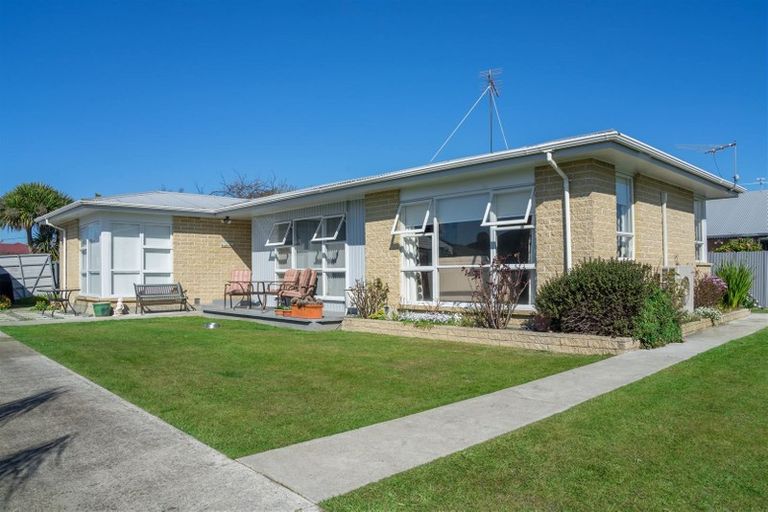 Photo of property in 300b Pages Road, Wainoni, Christchurch, 8061