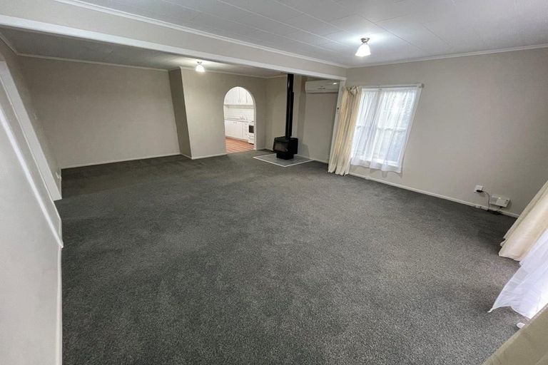 Photo of property in 13 Surrey Street, Manurewa, Auckland, 2102