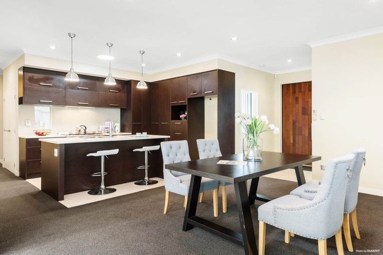 Photo of property in 17 Ohau Court, Fairview Heights, Auckland, 0632