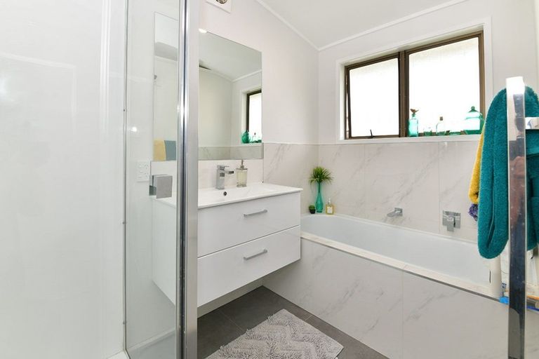 Photo of property in 19b Albatross Road, Red Beach, 0932