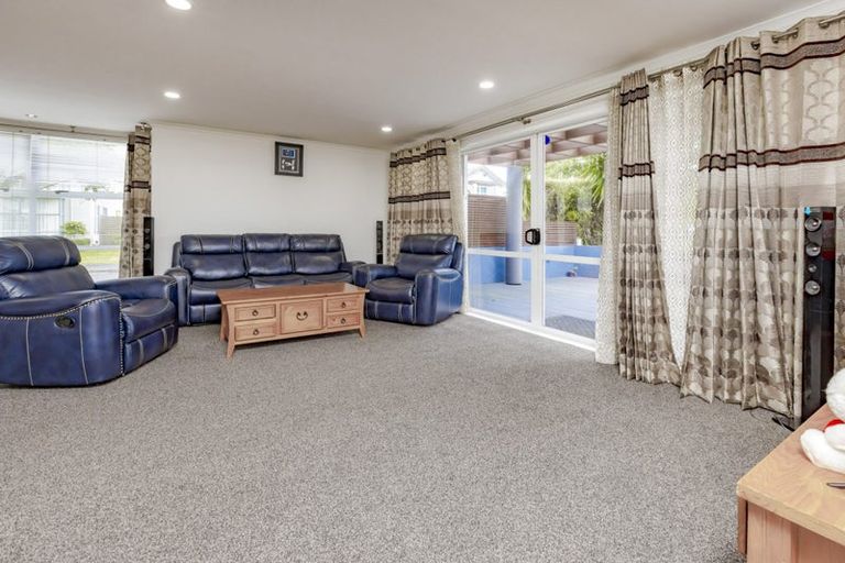 Photo of property in 71 The Track, Takanini, 2112