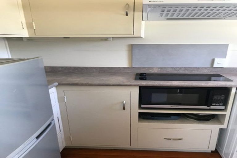 Photo of property in 10 Barberry Grove, Maungaraki, Lower Hutt, 5010