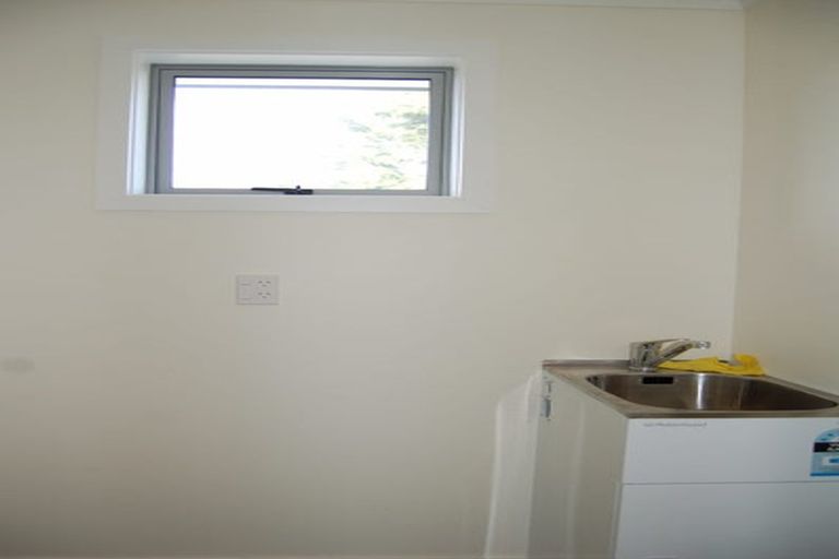 Photo of property in 27 Aniseed Grove, Timberlea, Upper Hutt, 5018