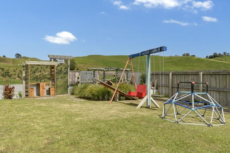 Photo of property in 208 Ballintoy Park Drive, Welcome Bay, Tauranga, 3175