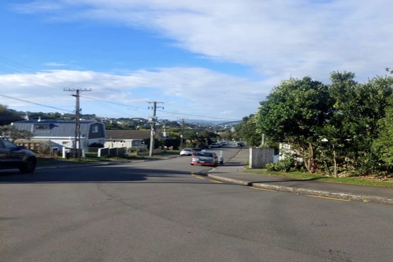 Photo of property in 32 Arapiko Street, Johnsonville, Wellington, 6037