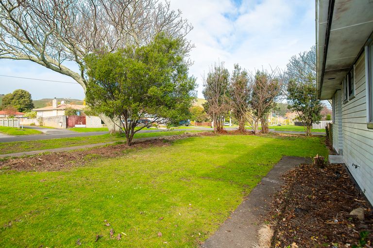 Photo of property in 42 Lyell Road, Outer Kaiti, Gisborne, 4010