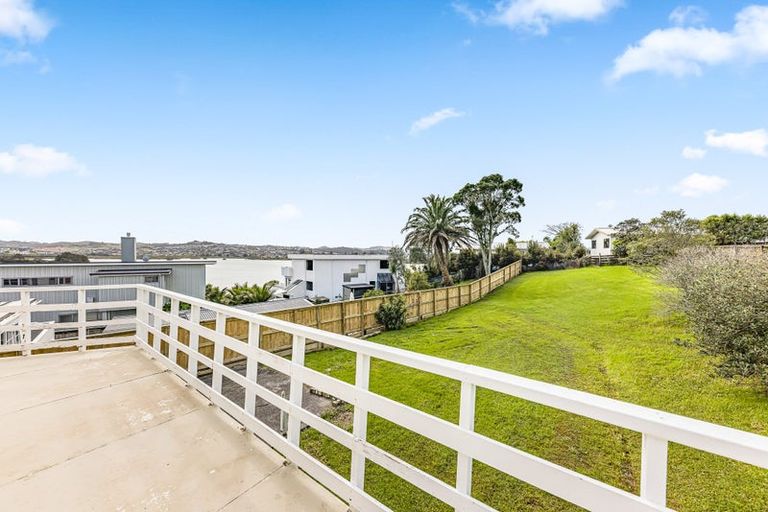 Photo of property in 47 Moffat Road, Red Beach, 0932