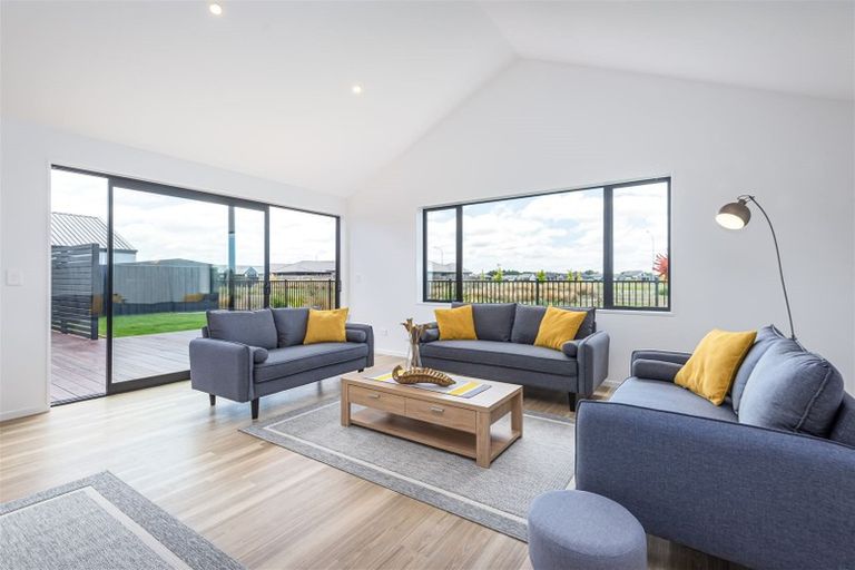 Photo of property in 23 Angus Place, Rangiora, 7400