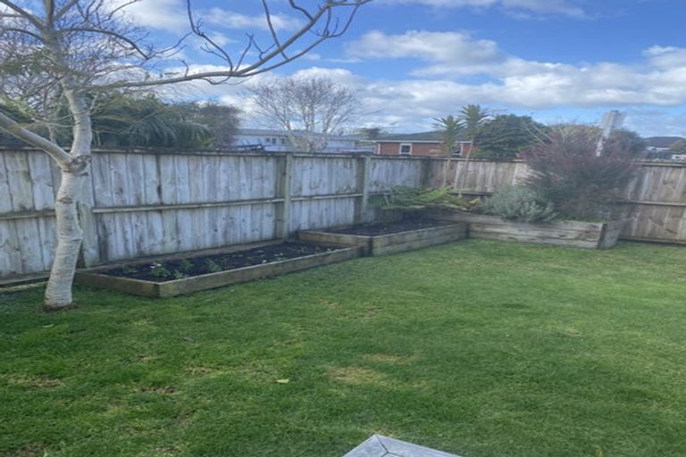 Photo of property in 10a Hatton Road, Orewa, 0931