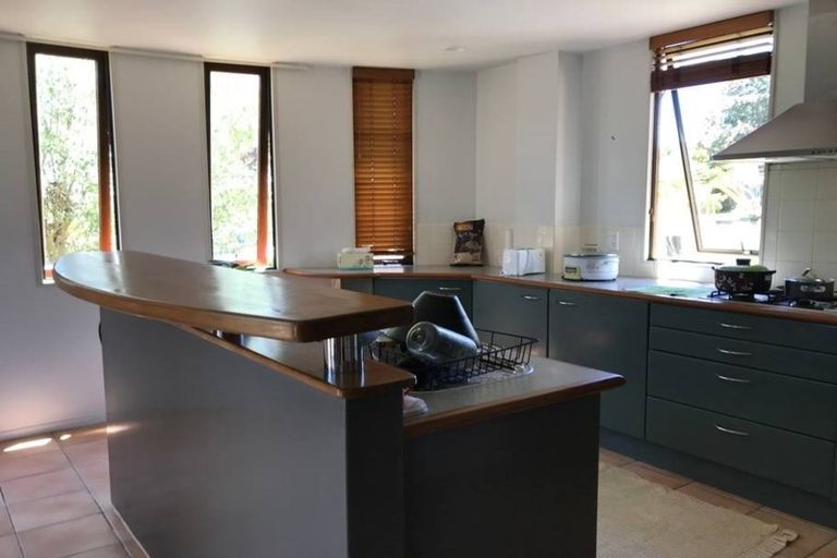 Photo of property in 34 Calypso Way, Unsworth Heights, Auckland, 0632