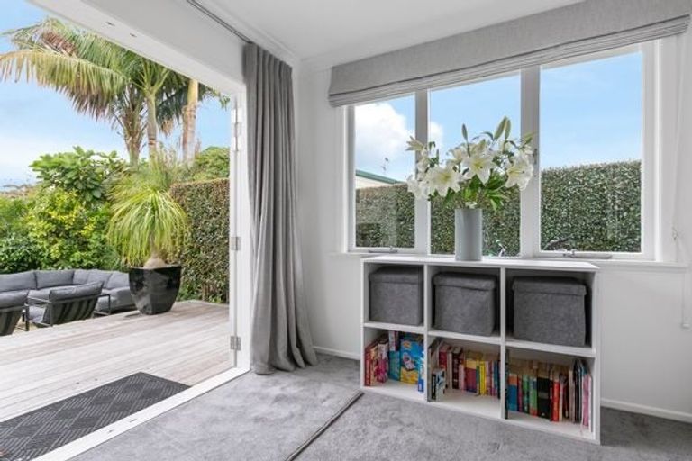 Photo of property in 19 Swan Crescent, Pakuranga, Auckland, 2010