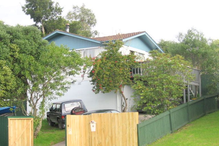 Photo of property in 8 Aldern Road, Massey, Auckland, 0614